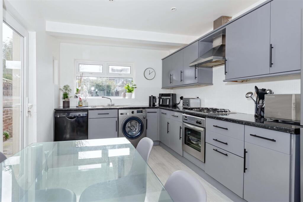 Highdown Avenue, Worthing