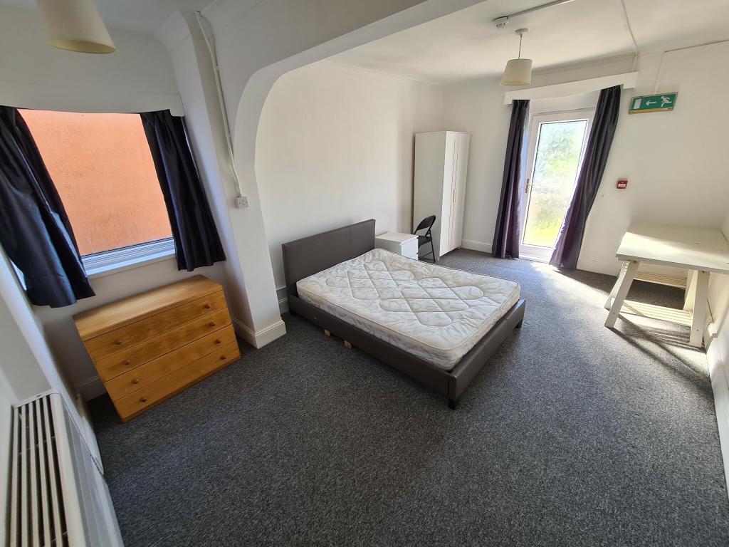 Additional image 5 of 6 Bed Student House on Columbia Road