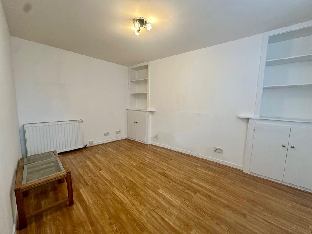 Crombie Road, Aberdeen, Aberdeenshire, AB11