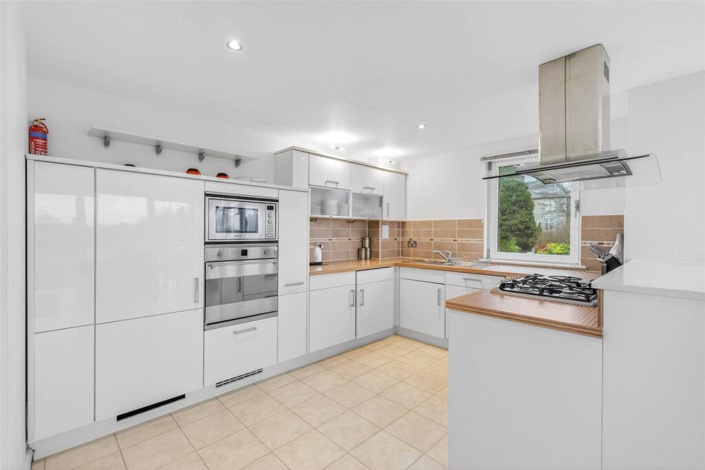 Additional image 3 of 10 Queens Highlands, Aberdeen, AB15 4AR