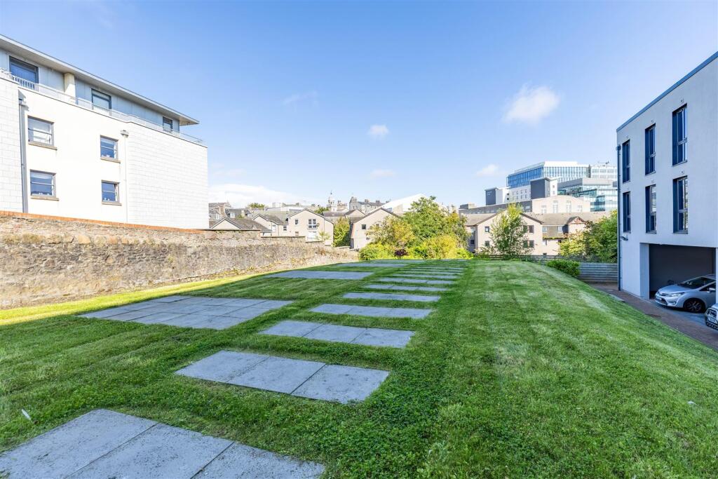 Additional image 8 of Aberdeen | Student | September | AB11