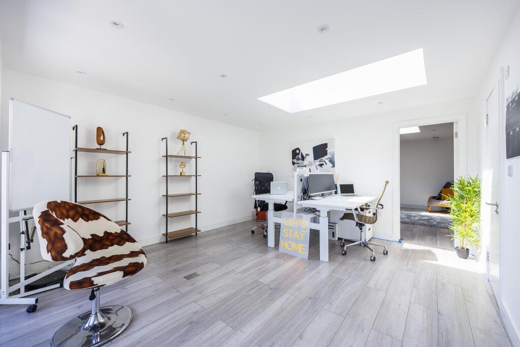 Additional image 17 of Charmouth Road, St. Albans, AL1