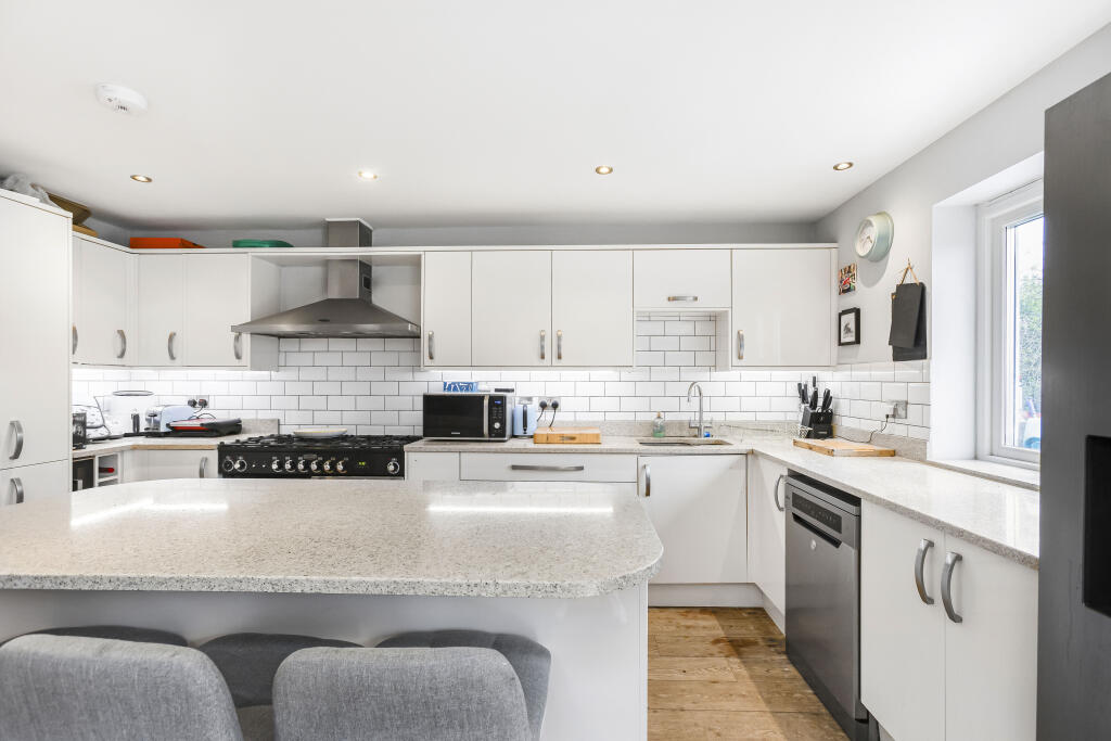 Additional image 13 of New Barnes Avenue, St. Albans, Hertfordshire, AL1