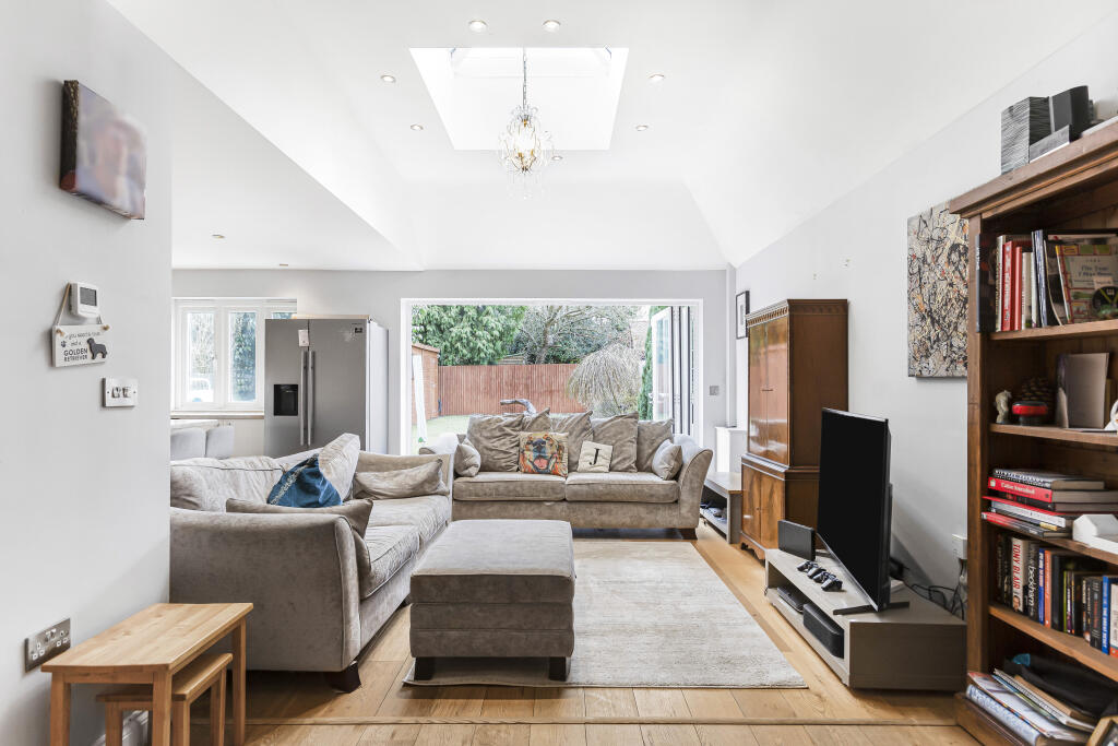 Additional image 8 of New Barnes Avenue, St. Albans, Hertfordshire, AL1