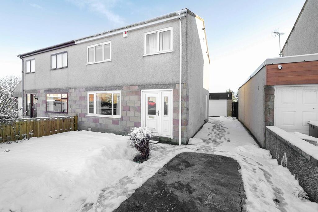 3 Oldmill Crescent, Balmedie, Aberdeen, AB23 8WB