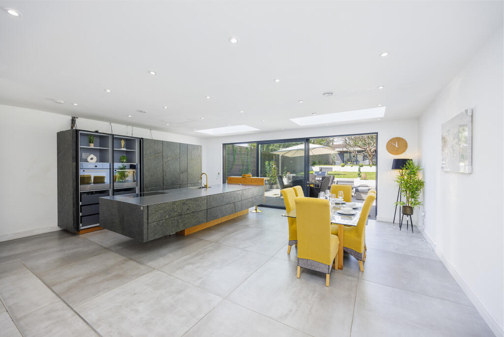 Additional image 3 of Charmouth Road, St. Albans, AL1