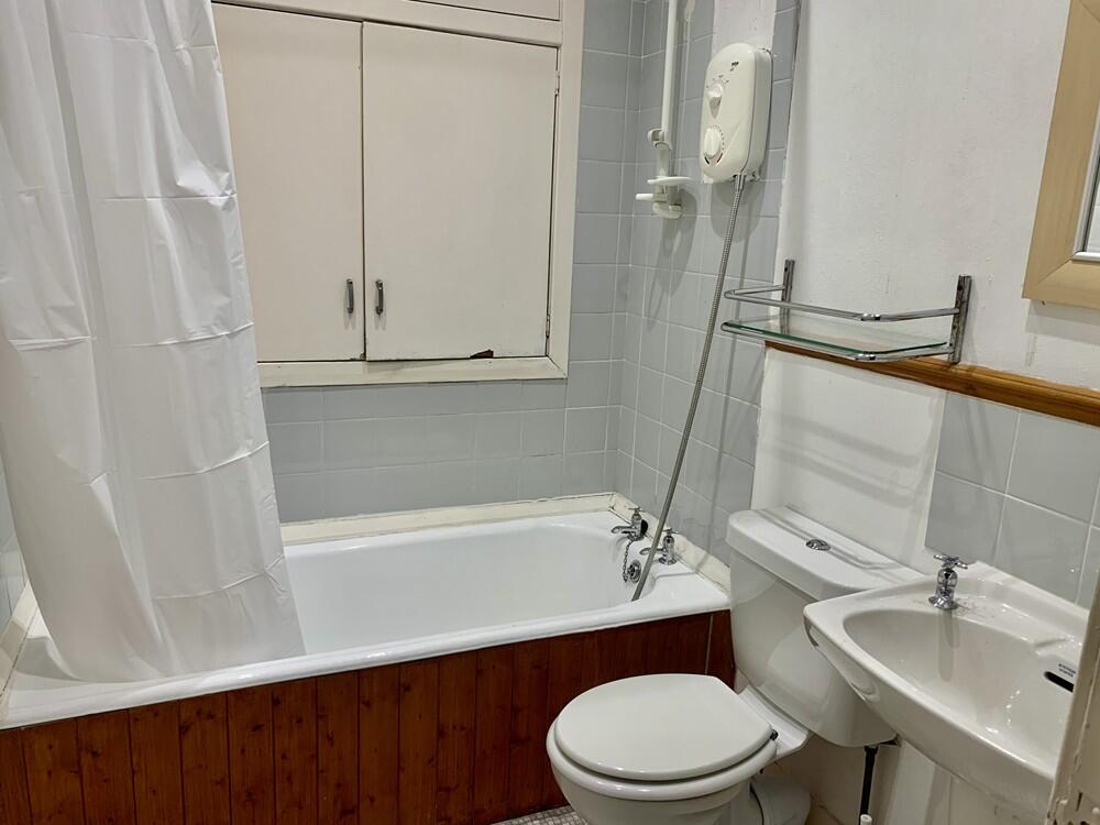 Additional image 4 of Holland Street, Second Floor right, AB25