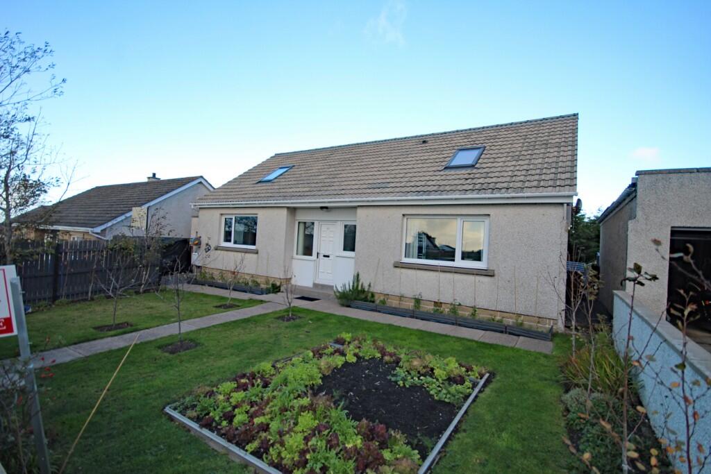 Primary image of 19 Ogilvie Park, Cullen, AB56 4XZ