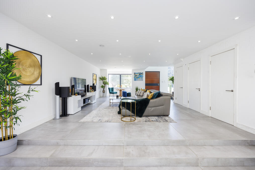 Additional image 6 of Charmouth Road, St. Albans, AL1