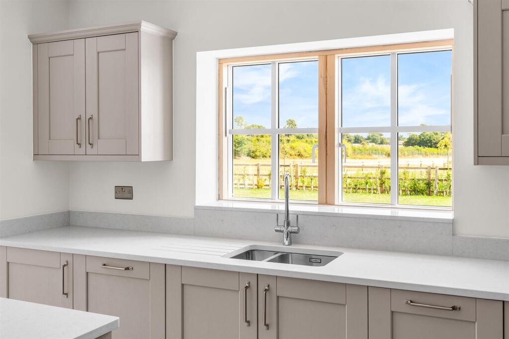 Additional image 7 of Rabley Heath Road, Welwyn