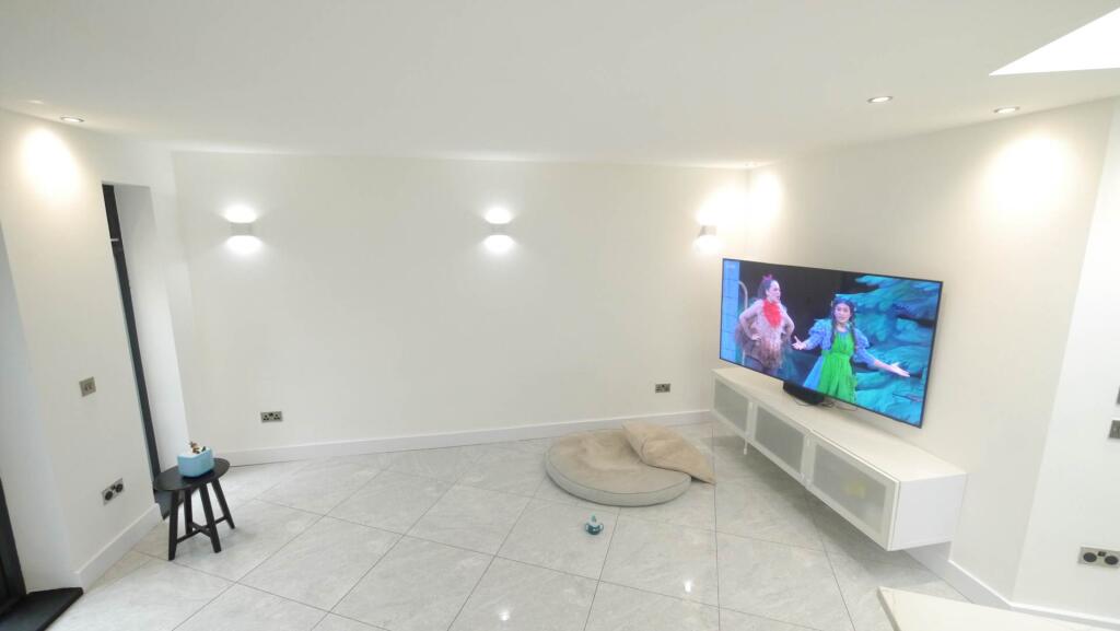 Additional image 8 of Nash Close, Hatfield