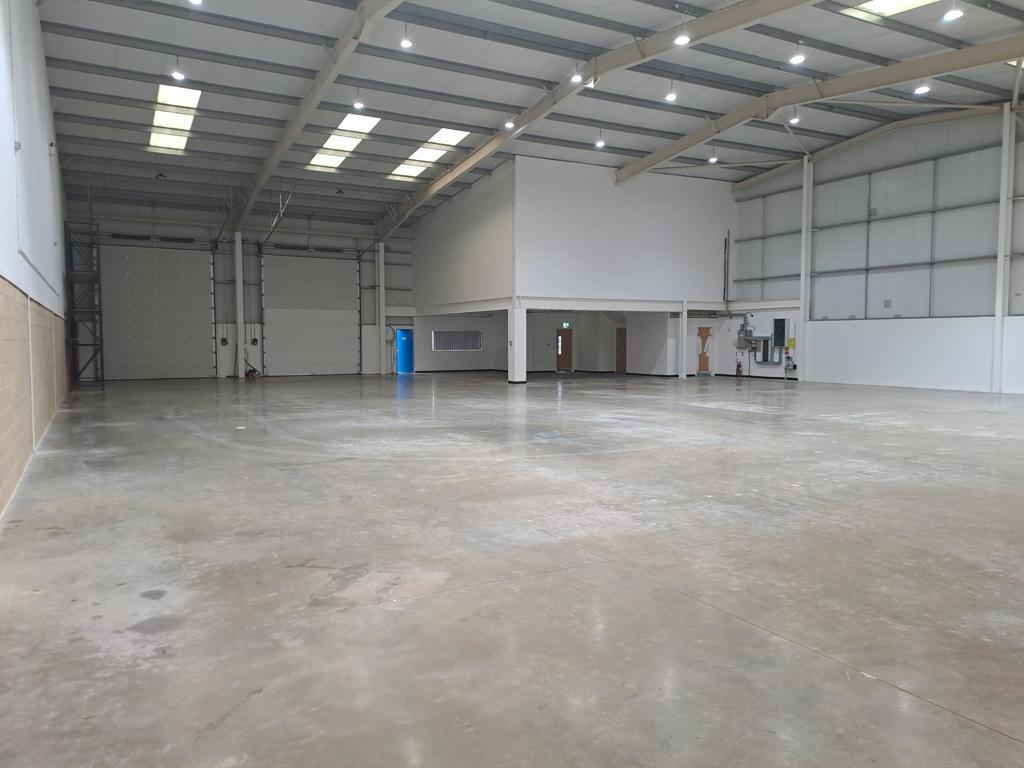 房产图片 9 - (I25-4) 单元8，The IO Centre，哈特菲尔德 AL10 9EW