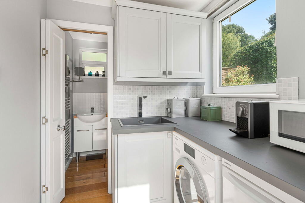 Additional image 37 of Codicote Road, Welwyn, AL6