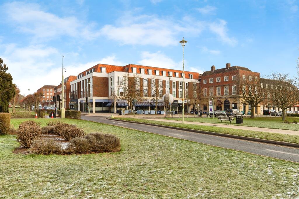 Parkway, Welwyn Garden City