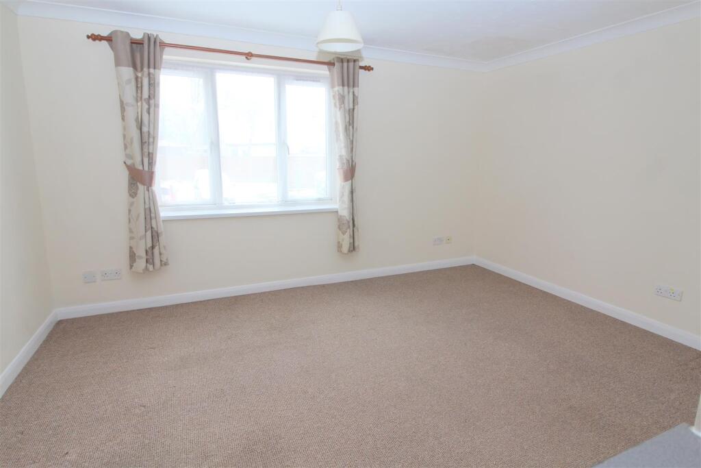 Additional image 4 of Batchwood Court, Batchwood Drive, St. Albans