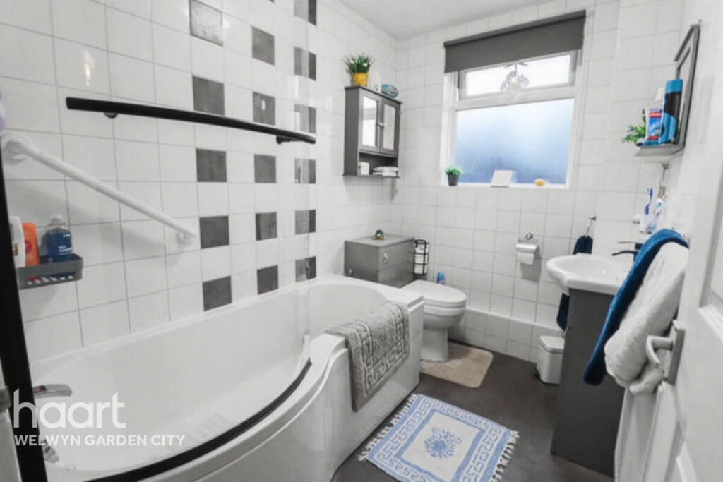 Additional image 9 of Lords Wood, Welwyn Garden City