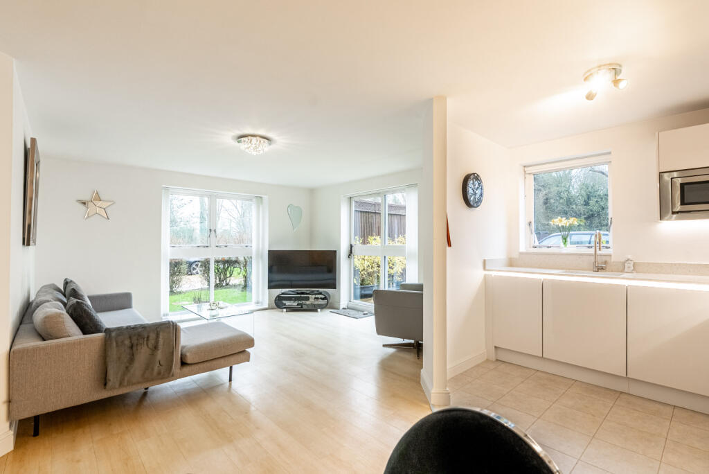 Additional image 2 of Astwick Manor, Coopers Green Lane, Hatfield, Hertfordshire, AL10