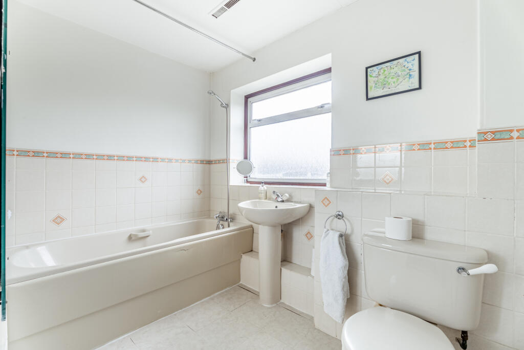 Additional image 16 of Dale Avenue, Wheathampstead, St. Albans, Hertfordshire, AL4