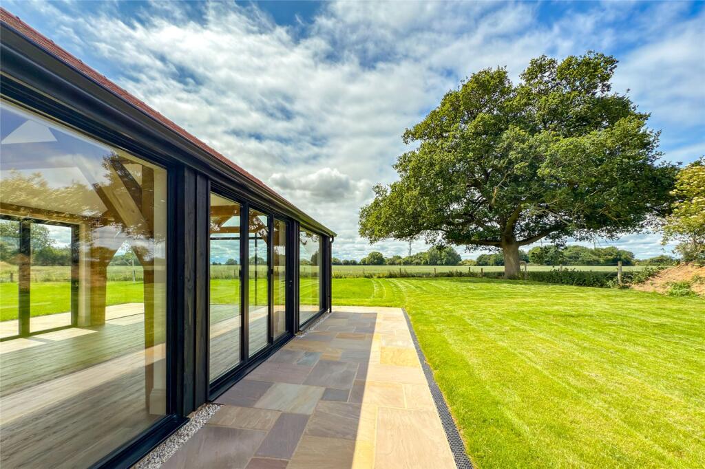 Additional image 27 of Oak Tree House, Kennel Lane, Kinsbourne Green, Harpenden, Hertfordshire, AL5