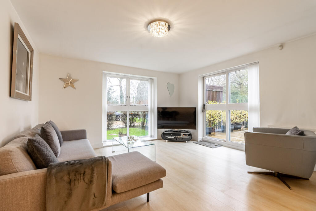 Additional image 5 of Astwick Manor, Coopers Green Lane, Hatfield, Hertfordshire, AL10