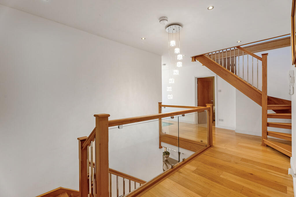 Additional image 32 of Pine Grove, Brookmans Park, AL9