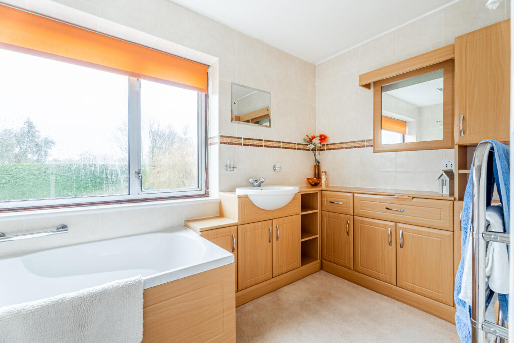 Additional image 13 of Dale Avenue, Wheathampstead, St. Albans, Hertfordshire, AL4