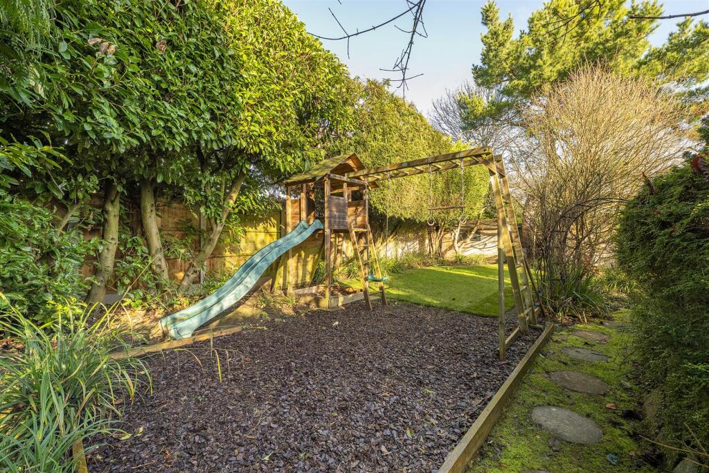 Additional image 18 of Elliswick Road, Harpenden