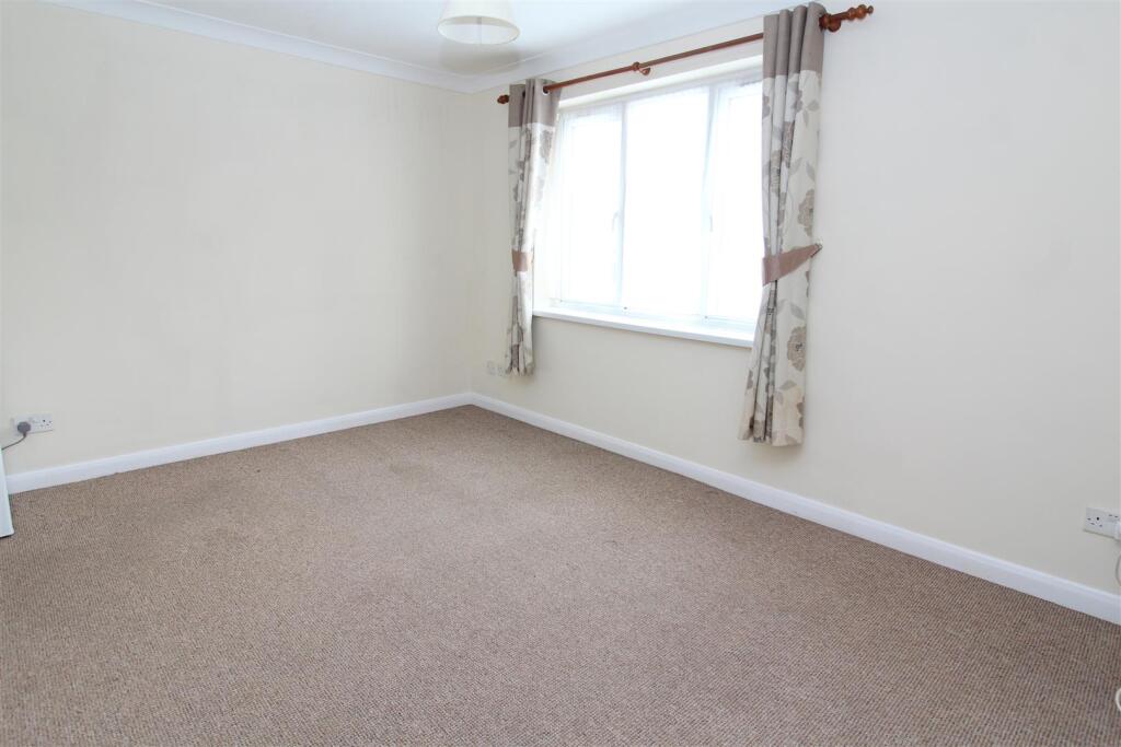 Additional image 7 of Batchwood Court, Batchwood Drive, St. Albans