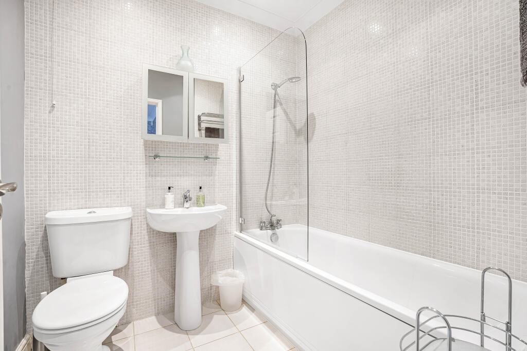 Additional image 21 of The Avenue, Welwyn, Hertfordshire, AL6