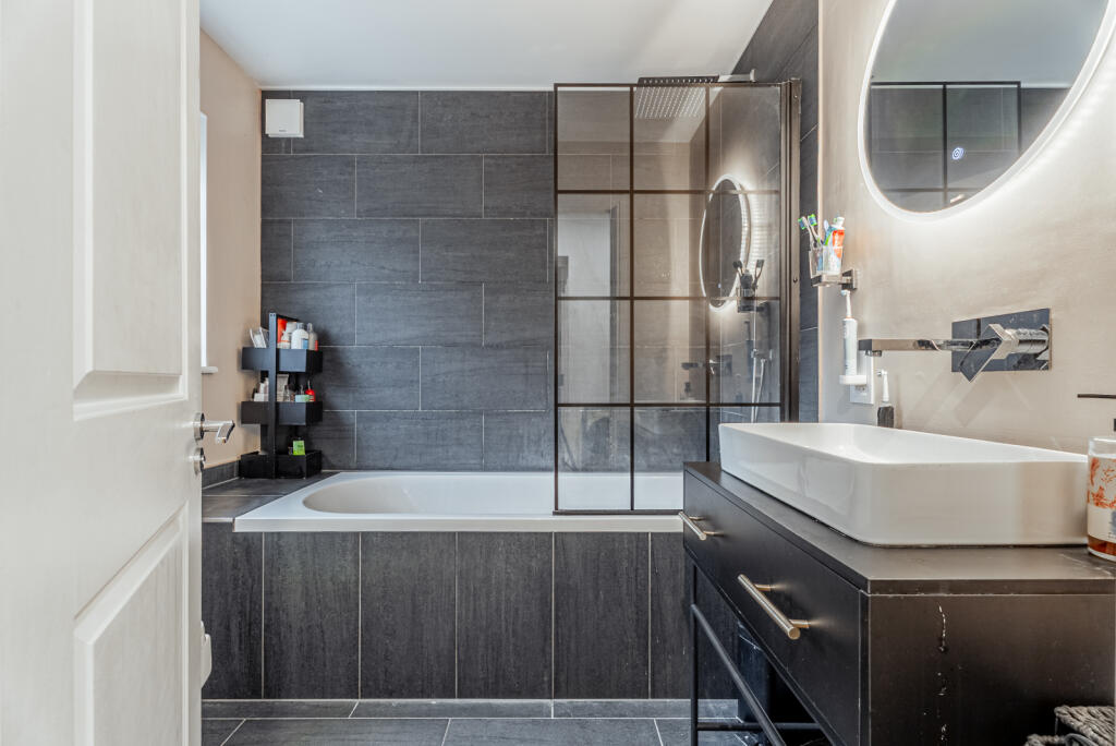 Additional image 11 of Castle Rise, Wheathampstead, St. Albans, Hertfordshire, AL4