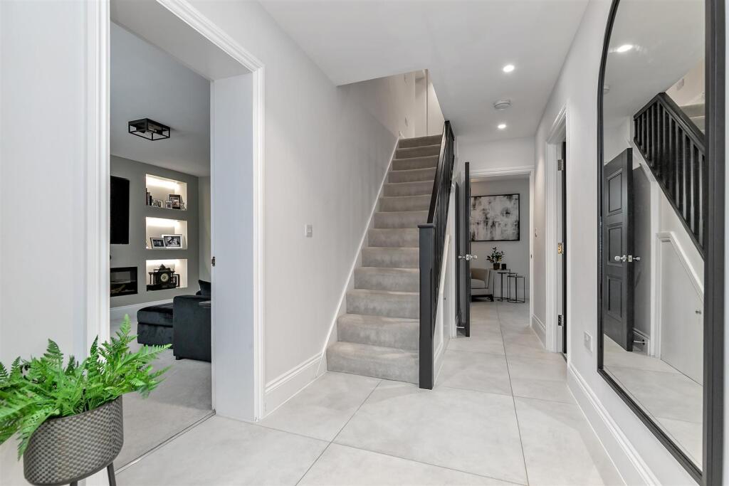 Additional image 14 of Ellenbrook Crescent