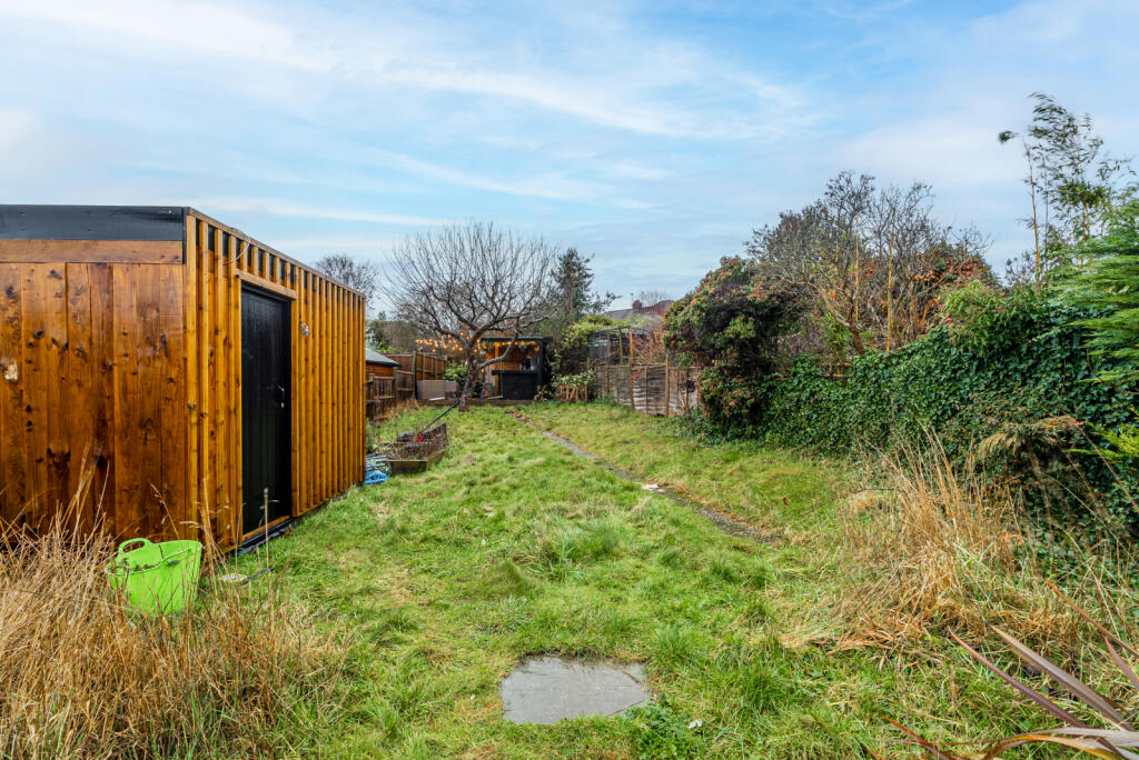 Additional image 4 of Castle Rise, Wheathampstead, St. Albans, Hertfordshire, AL4