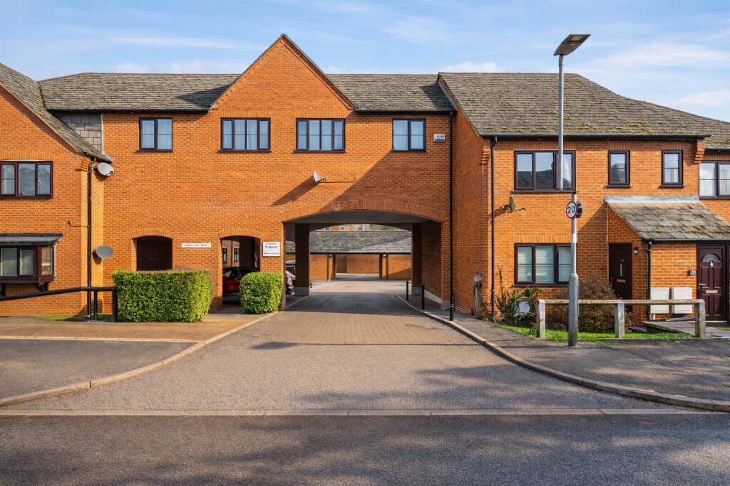 Saddlers Mews, Markyate, St. Albans, Hertfordshire, AL3