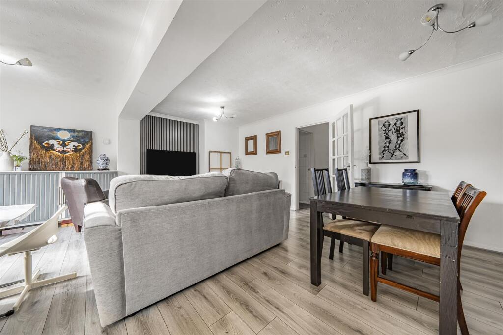 Additional image 4 of Wood End, Park Street, St. Albans