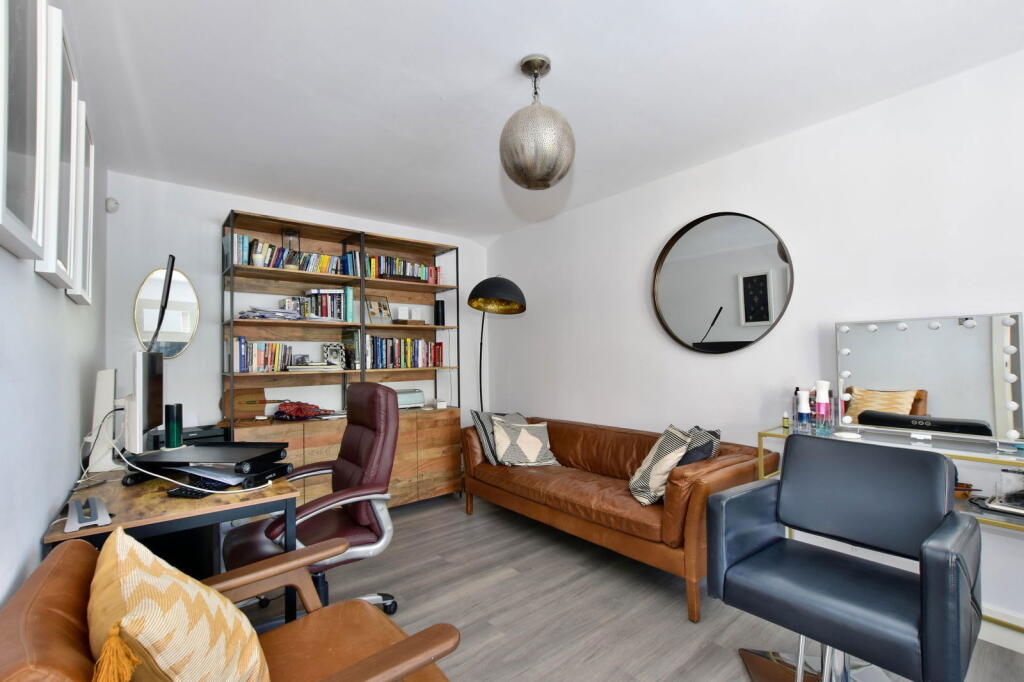 Additional image 5 of Noke Side, St. Albans, AL2 3EF