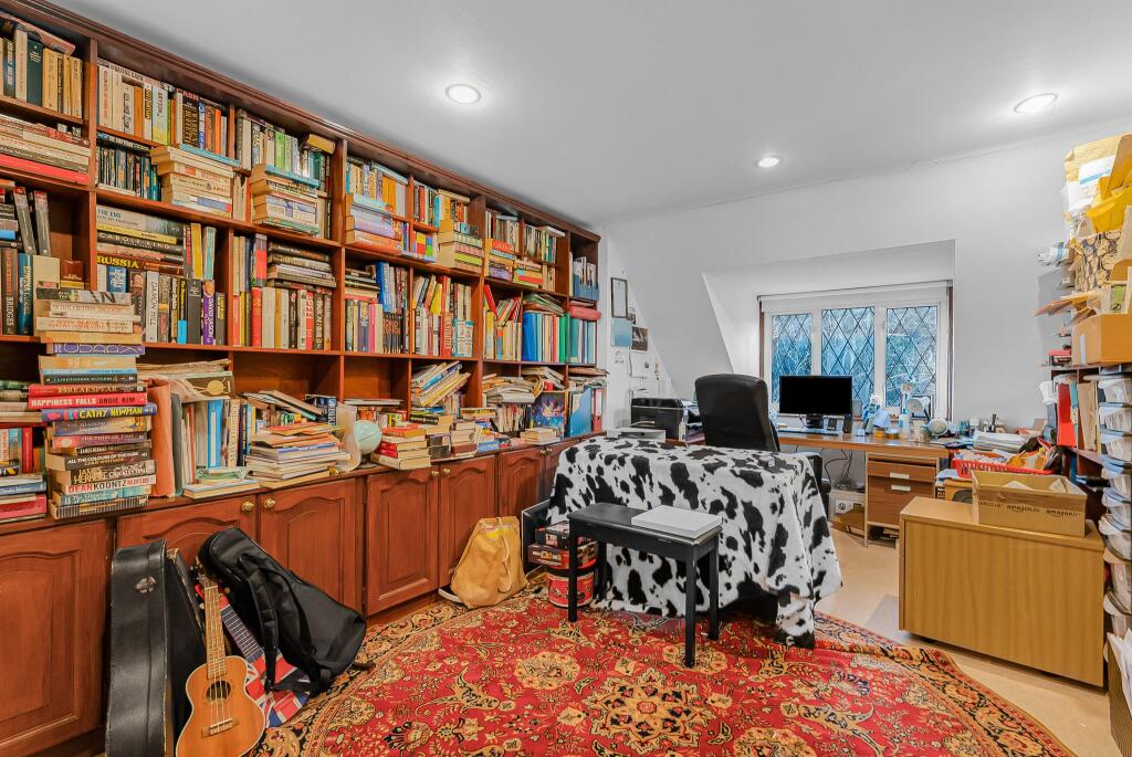 Additional image 21 of The Close, Brookmans Park, AL9