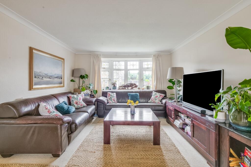 Additional image 4 of Harwood Close, Tewin, Welwyn, Hertfordshire, AL6 0LF