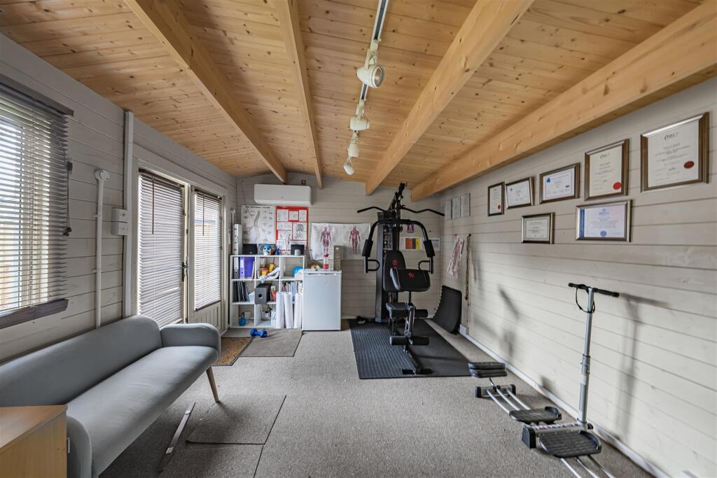 Additional image 16 of Hornbeams, Bricket Wood, St. Albans