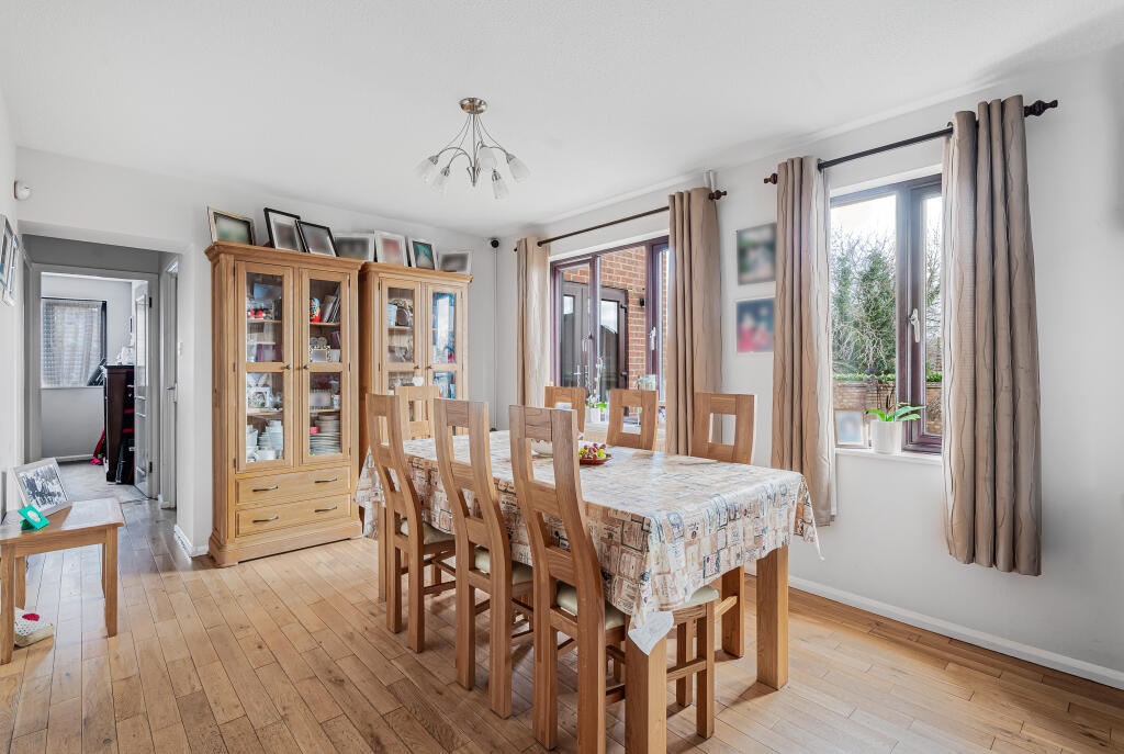 Additional image 5 of Beverley Gardens, St Albans, AL4