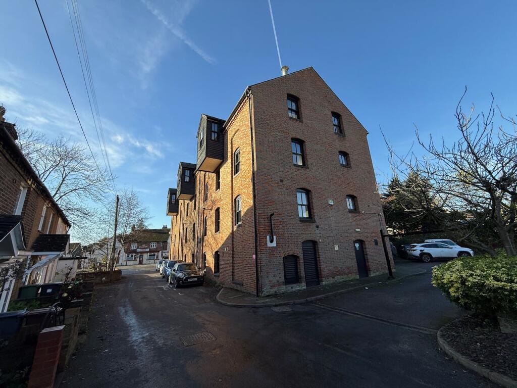 Additional image 12 of Park Mill, Burydell Lane, Park Street, St Albans, AL2 2EZ