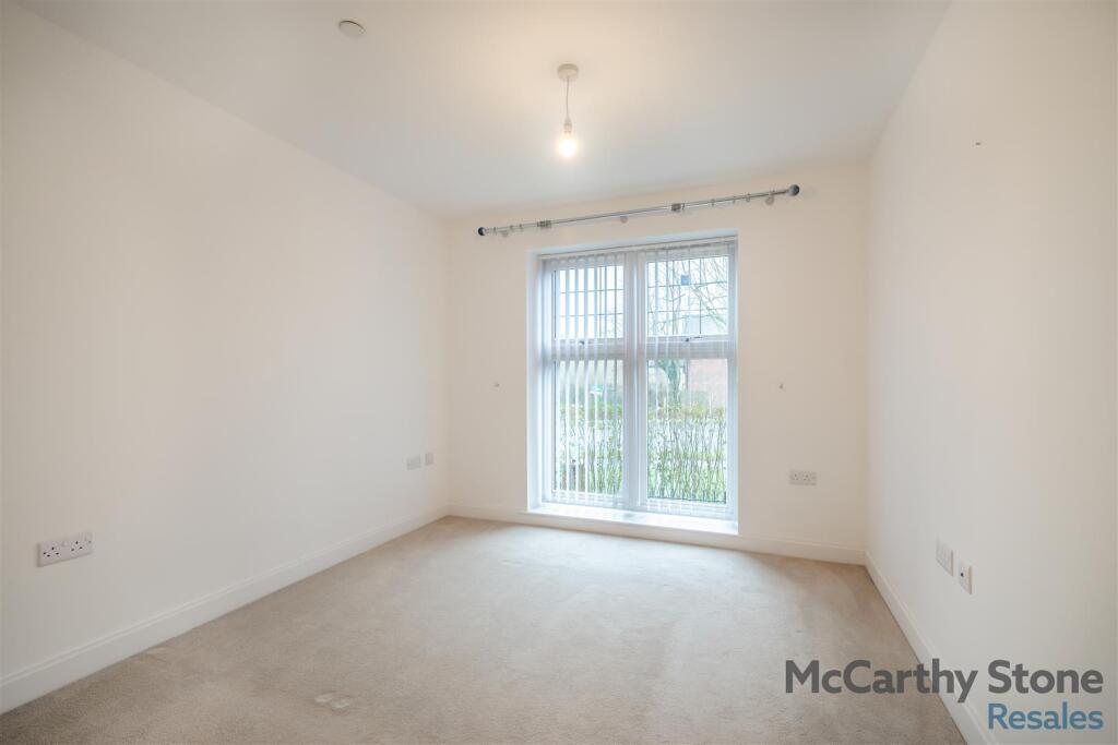 Additional image 9 of Great North Road, Hatfield