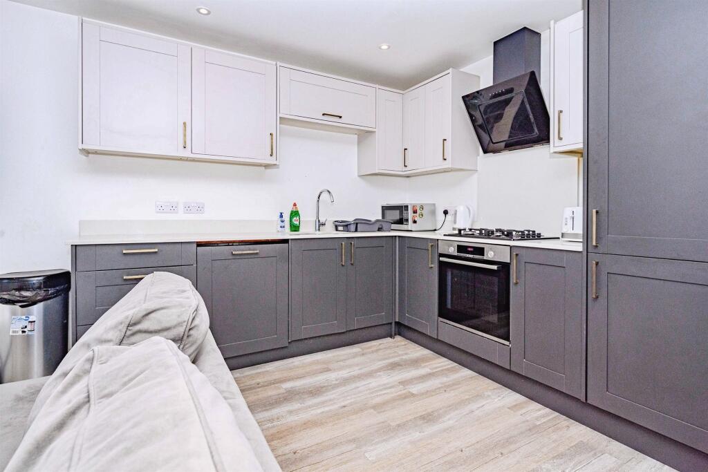 Additional image 2 of Golden Lion Mews, London Colney, St. Albans