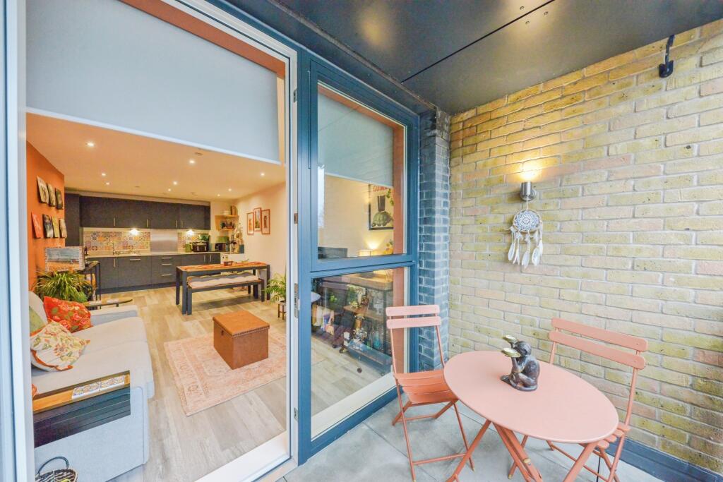 Additional image 3 of Town Centre, Hatfield, AL10