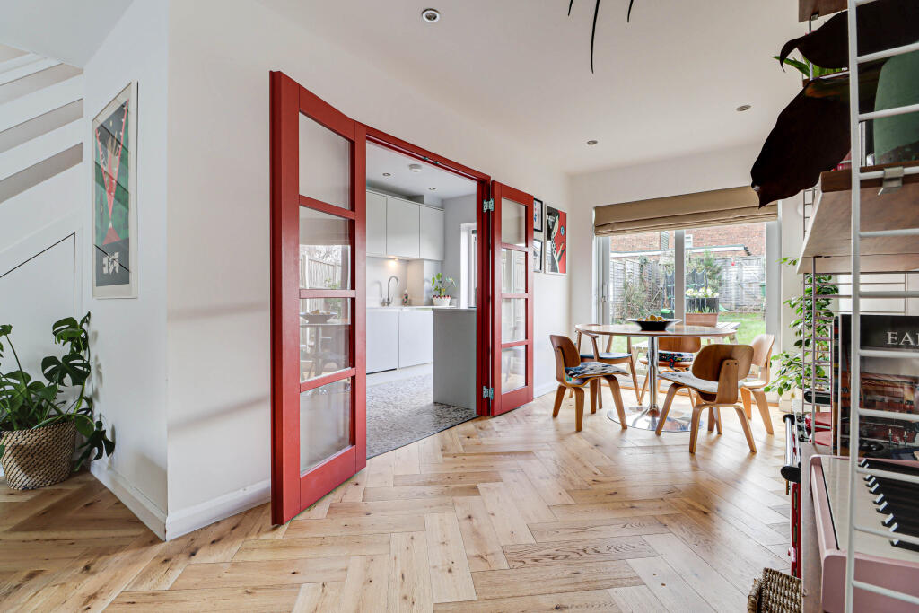 Additional image 3 of The Cleave, Harpenden, Hertfordshire, AL5