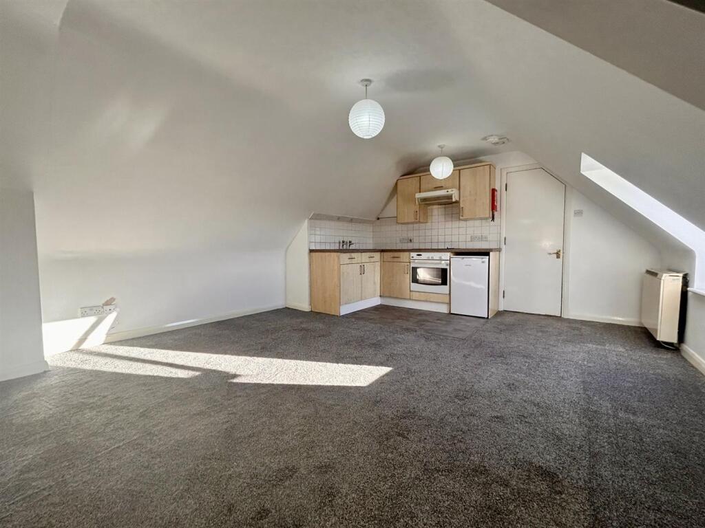 Additional image 8 of Manor Parade, Hatfield