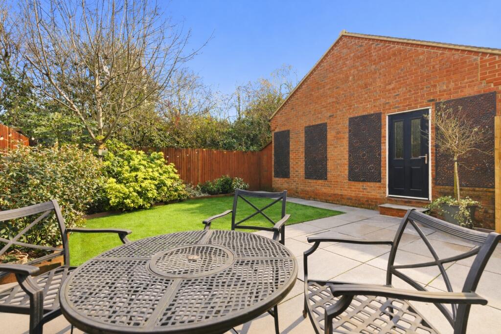 Additional image 21 of Mortimer Crescent, Kings Park, St. Albans, Hertfordshire, AL3