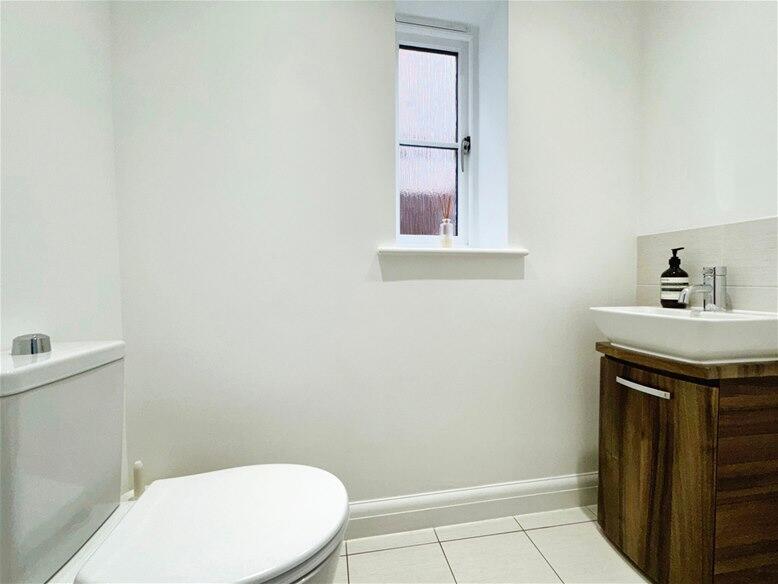 Additional image 5 of Iris Close, Harpenden, AL5