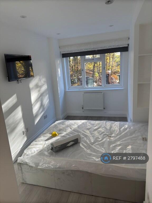 Additional image 6 of How Wood, Park Street, St. Albans, AL2