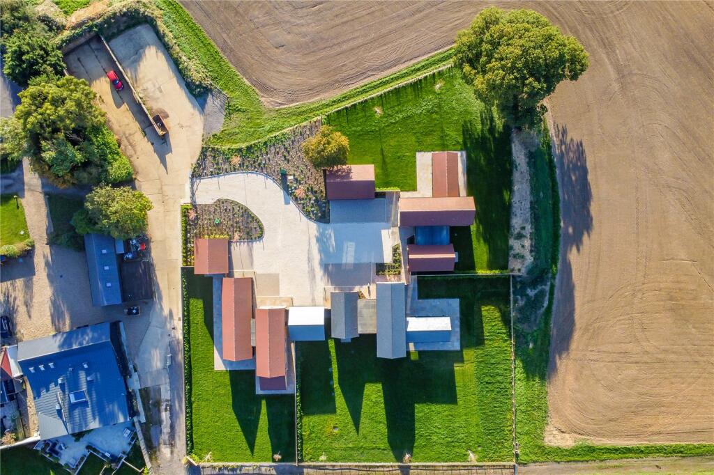 Additional image 31 of Oak Tree House, Kennel Lane, Kinsbourne Green, Harpenden, Hertfordshire, AL5