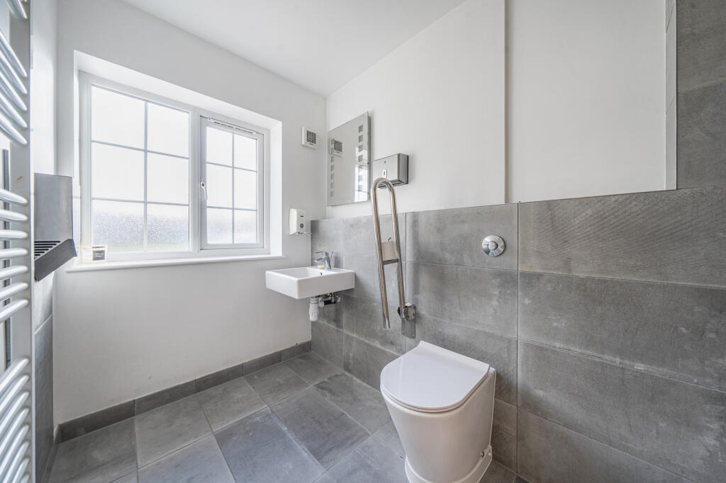 Additional image 11 of Long Buftlers, Harpenden, AL5